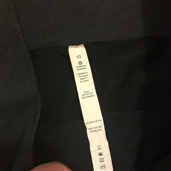 Lululemon size 10 crops - Picture 3 of 4